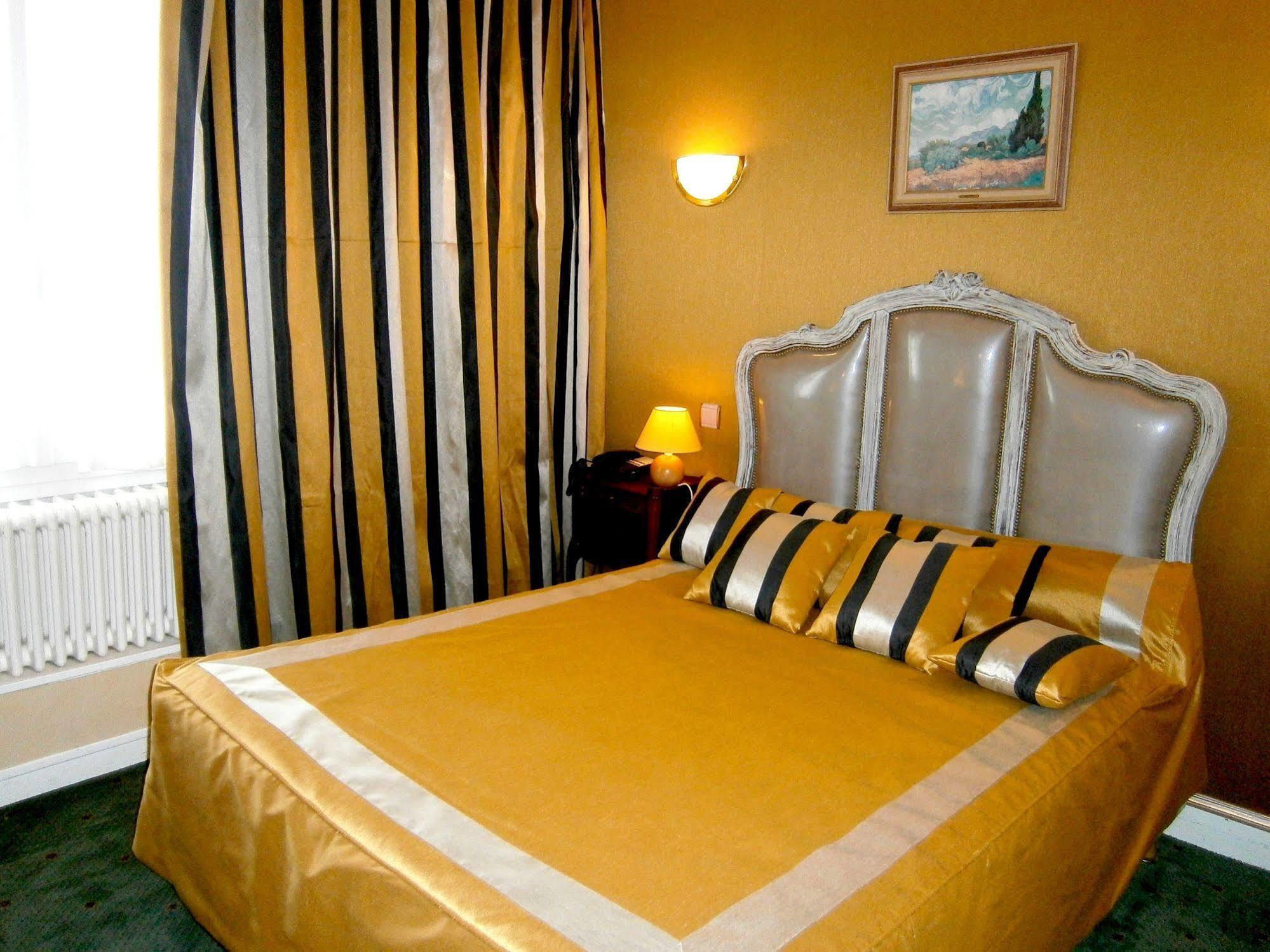 Hostellerie Du Grand Sully Exterior foto